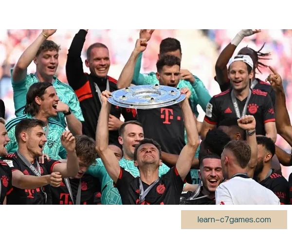 欧冠小组赛精彩纷呈 巴萨与拜仁上演经典对决 曼联迎战意甲豪门